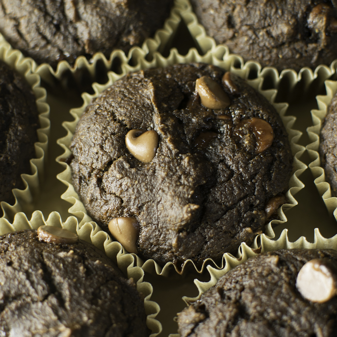 Skinny Pumpkin Chocolate Chip Muffins. (130 calories!)