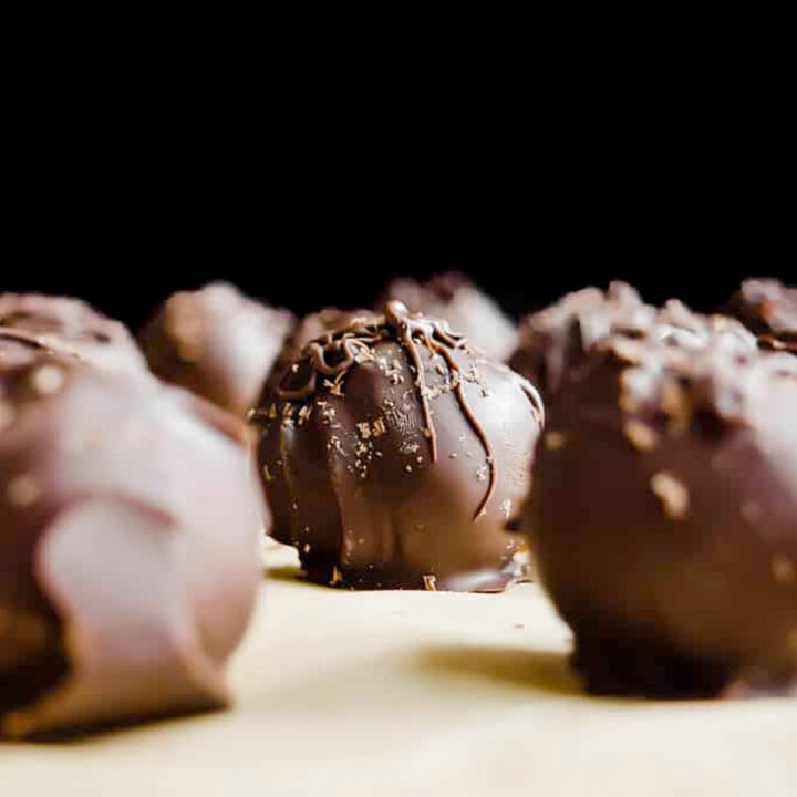 But first, let's get up close and personal on those truffles. ↓