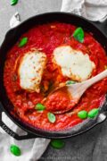 One skillet and 35 minutes is all it takes to make this easy chicken parmesan! Find the recipe at runlifteatrepeat.com.