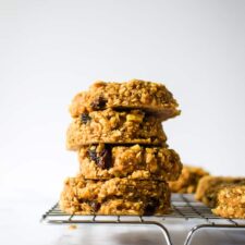 One Bowl Oatmeal Banana Breakfast Cookies. These breakfast cookies are made with wholesome, healthy ingredients — made in just 1 bowl! Get the recipe at runlifteatrepeat.com!