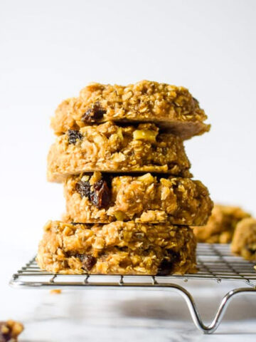  These breakfast cookies are made with wholesome, healthy ingredients — made in just 1 bowl!