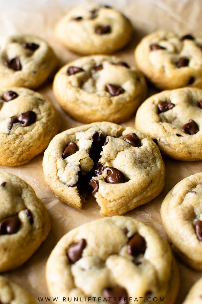 These are the best chocolate chip cookies that I've ever had. They are big, thick, chewy, and slightly crisp around the edges — just how it should be. #cookies #chocolatechip #dessert #coconutoil #chocolatechipcookies