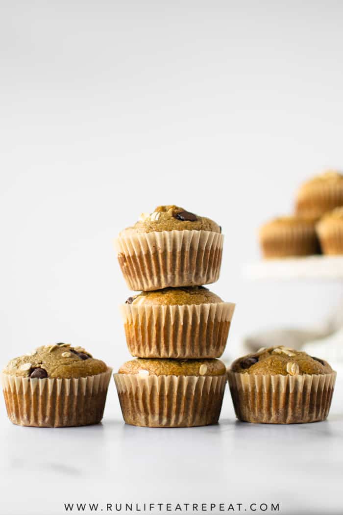 You won't miss the butter, oil or sugar in these easy-to-make flavorful banana muffins, trust me! Recipe on runlifteatrepeat.com.