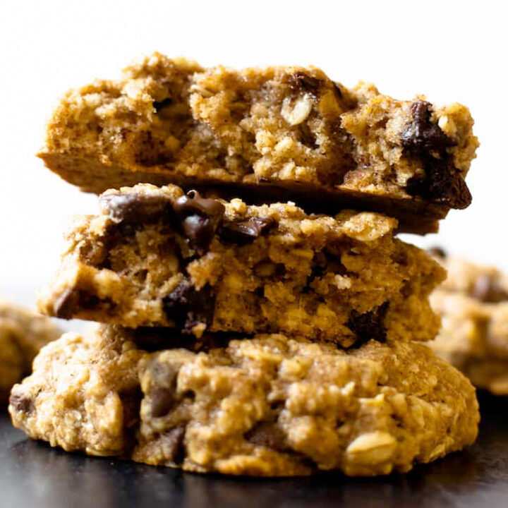  These breakfast cookies are made with wholesome, healthy ingredients — made in just 1 bowl!