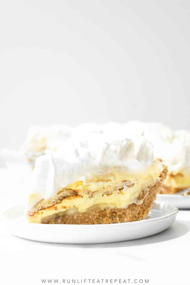 This banana pudding pie recipe combines a crunchy cookie crust, soft and sweet vanilla pudding, thick slices of bananas, layers of Nilla Wafers, and a mountain of homemade whipped cream. Everyone who tried a slice instantly loved it.