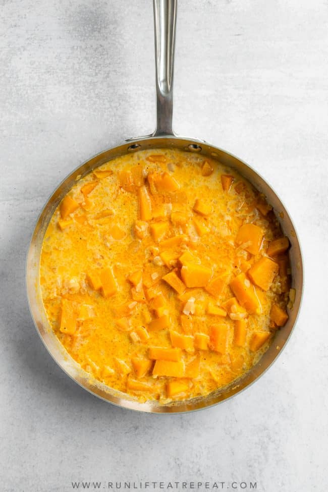 This butternut squash mac and cheese produces the same comfort as regular mac and cheese but produces a completely unique taste. It's endlessly creamy and incredibly flavor. There's no doubt that your family will love it!