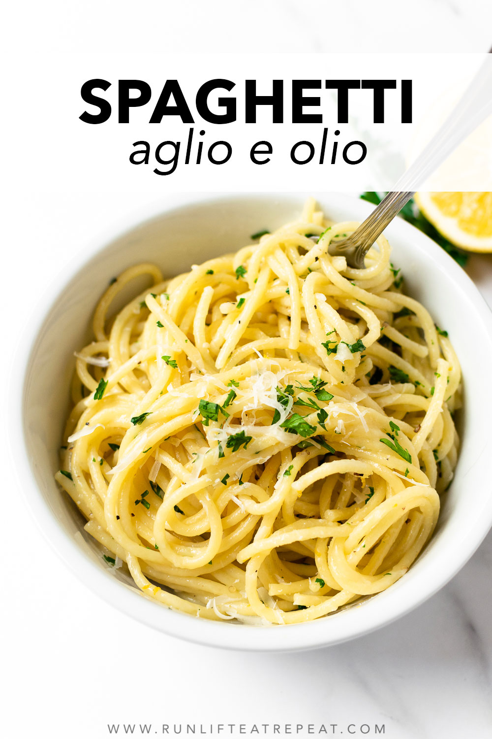 Spaghetti Aglio e Olio - Simple Everyday Recipes
