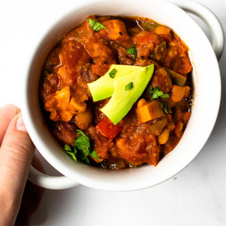 This vegetarian chili is filled with flavor, texture, and the perfect amount of spice. The recipe combines easy canned ingredients with some fresh ingredients that makes a one pan meal that's perfect for the colder months. Even meat eaters loved it too!
