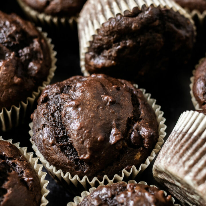 You haven't had a chocolate muffin until you've made these chocolate peanut butter banana muffins.This recipe is easy to follow and doesn't require a mixer!