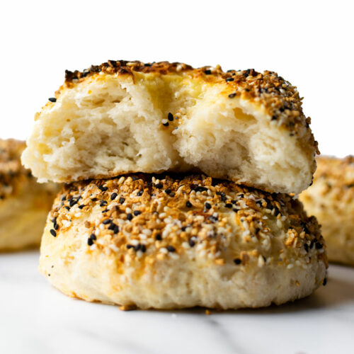 This easy homemade bagels recipe proves that you can make deliciously chewy bagels without yeast at home with only a few basic ingredients. You can have fresh bagels any day of the week with this easy recipe!