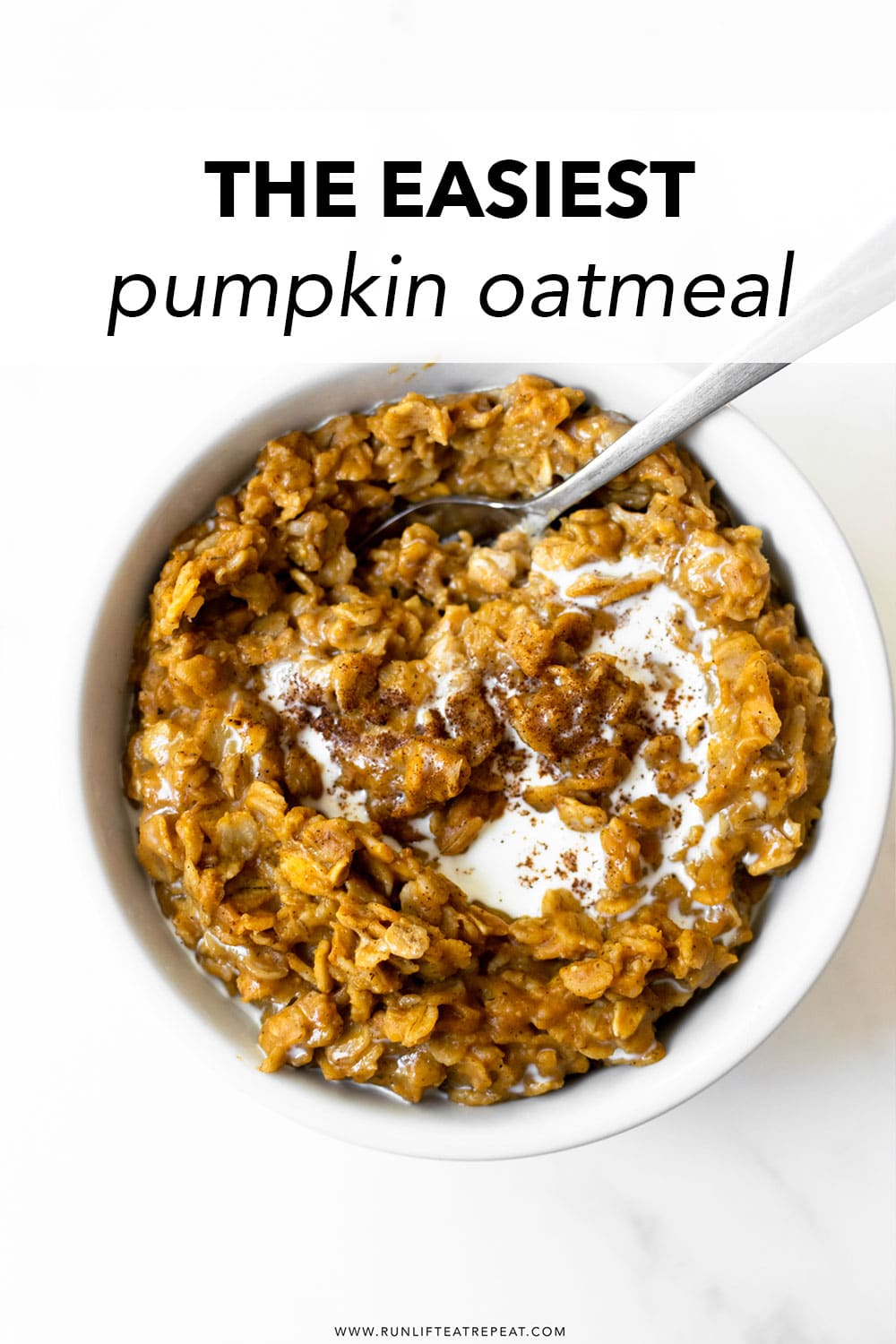 As the cooler weather rolls in this pumpkin oatmeal recipe hits the spot. It has ton of pumpkin flavor, a touch of spice and sweetness— it'll warm you right up!